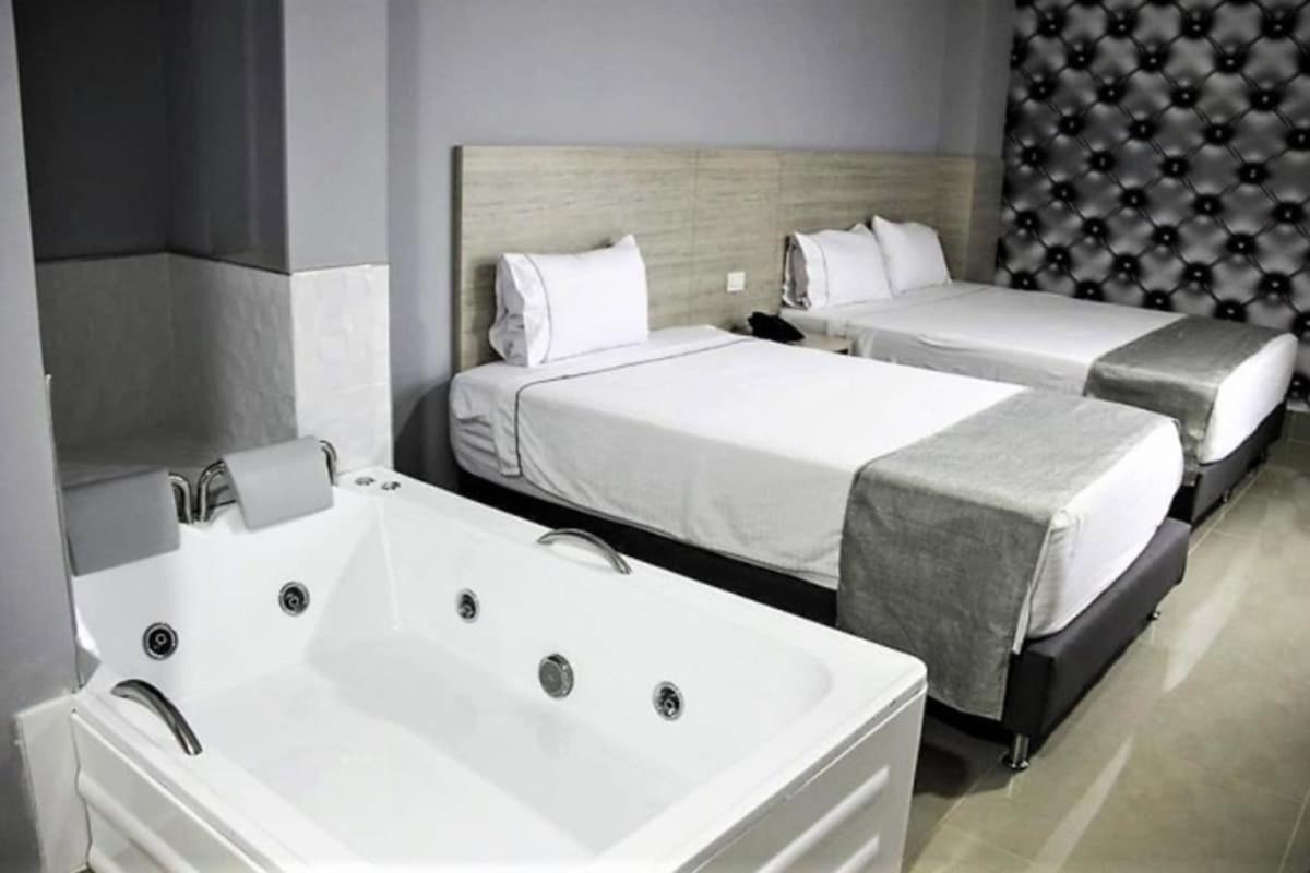 Hotel Lleras Express Medellín Exteriör bild